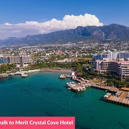 Crystal Walk By Merit Casinos By Holidaykeys * キレニア