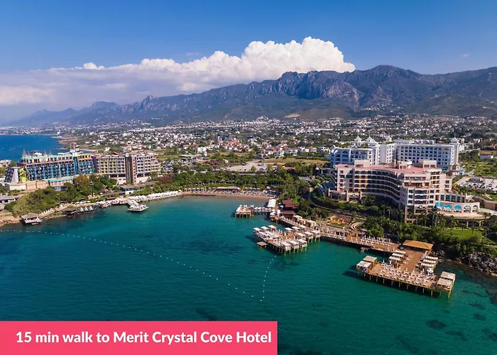 Crystal Walk By Merit Casinos By Holidaykeys * キレニア