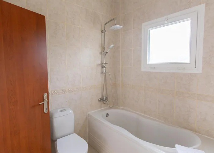 Crystal Walk By Merit Casinos By Holidaykeys * キレニア