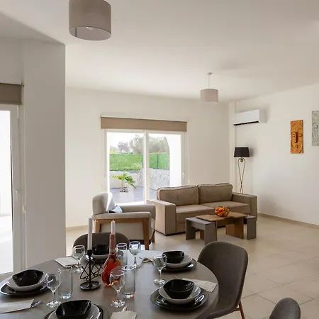 Villa Crystal Walk By Merit Casinos By Holidaykeys *