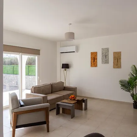 Vila Crystal Walk By Merit Casinos By Holidaykeys